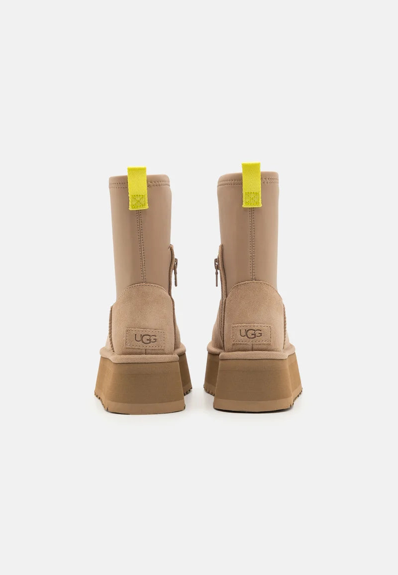 UGG Classic Dipper "Sand" - CBM-KICKS.RO