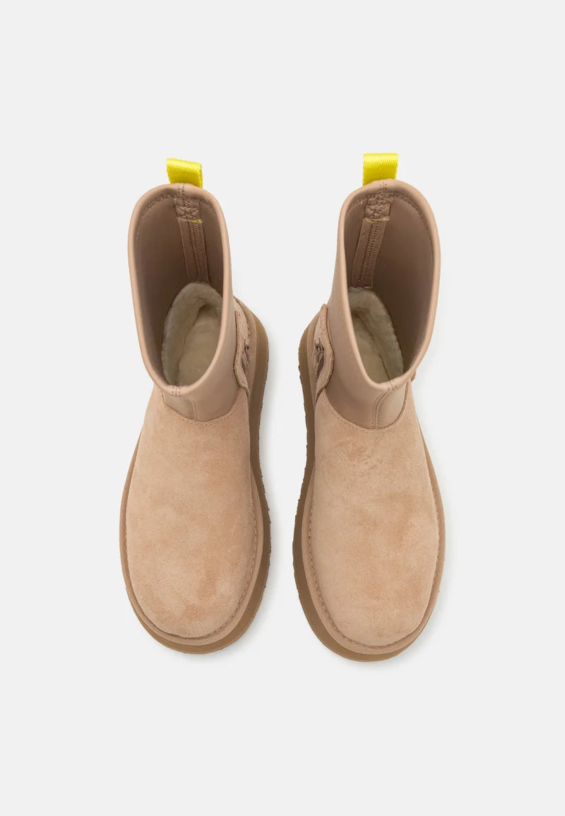 UGG Classic Dipper "Sand" - CBM-KICKS.RO