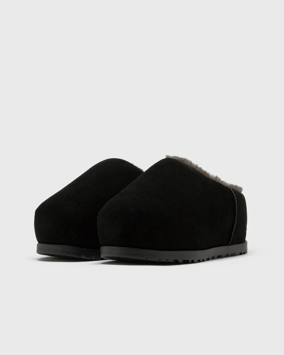 UGG Pumped Slide "Black" - CBM-KICKS.RO